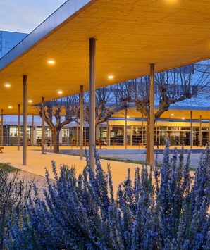 Panneaux de Façade blancs pour le Lycée du Dauphiné, à Romans-sur-Isère (26100)