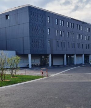 lycee4-scaled-e1638090323740-1024x503